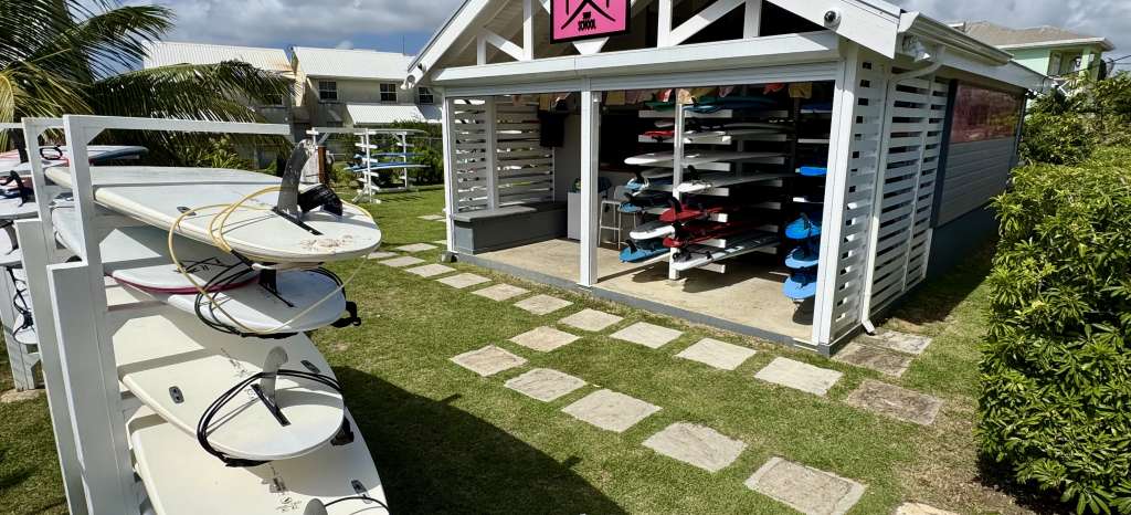 Surfing lessons, surfboard rentals and surf shop for surfing essentials